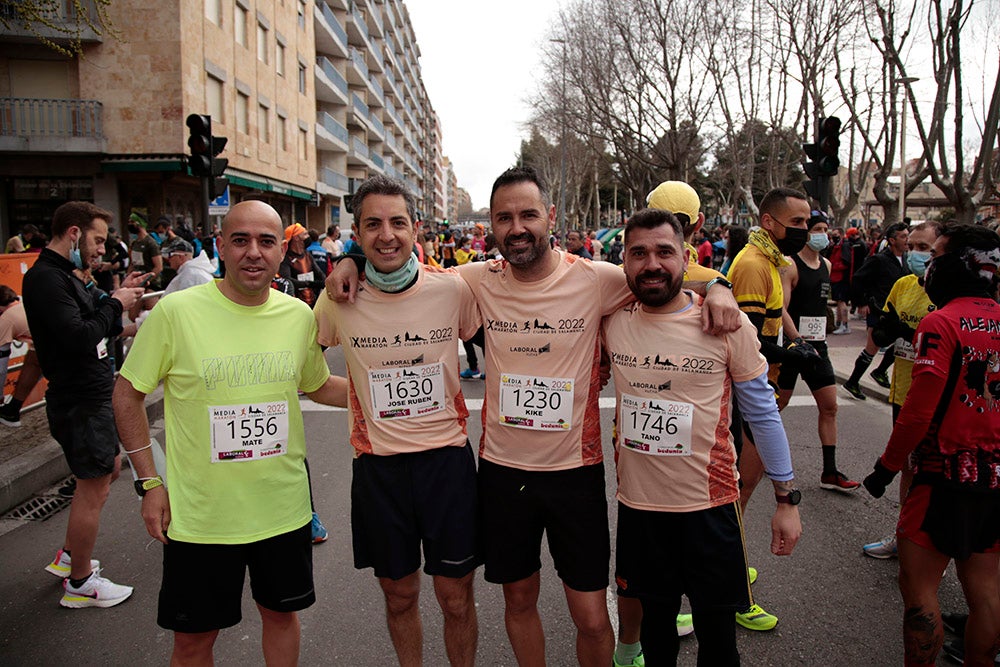 El Paseo de la Estación se convirtió en lugar de reencuentro de los participantes en la Media Maratón Ciudad de Salamanca