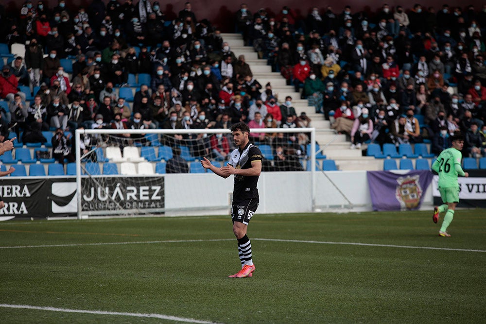 La falta de puntería condena a Unionistas a su tercera derrota seguida ante el Bilbao Athletic (0-1) 