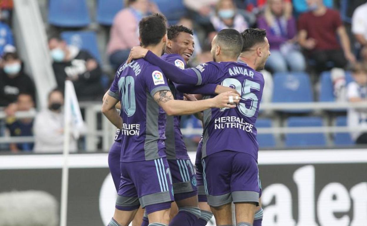 Los jugadores del Pucela celebran uno de los goles en Tenerife 