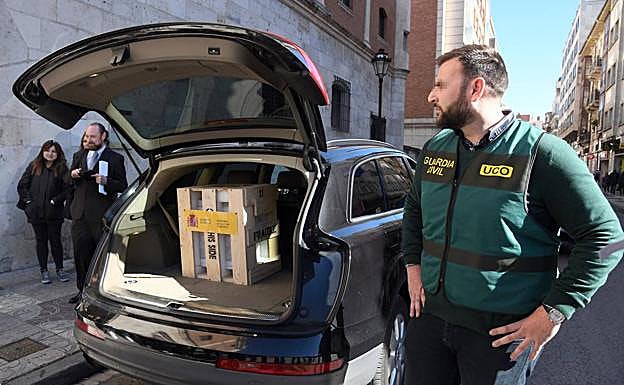 La UCO custodió de Londres a Burgos los relieves visigodos de Quintanilla de las Viñas recuperados. 