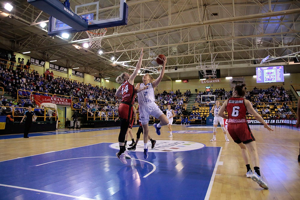 Un Avenida con corazón, compromiso y calidad se acerca a la Final-Four tras una exhibición ante Girona (77-63)