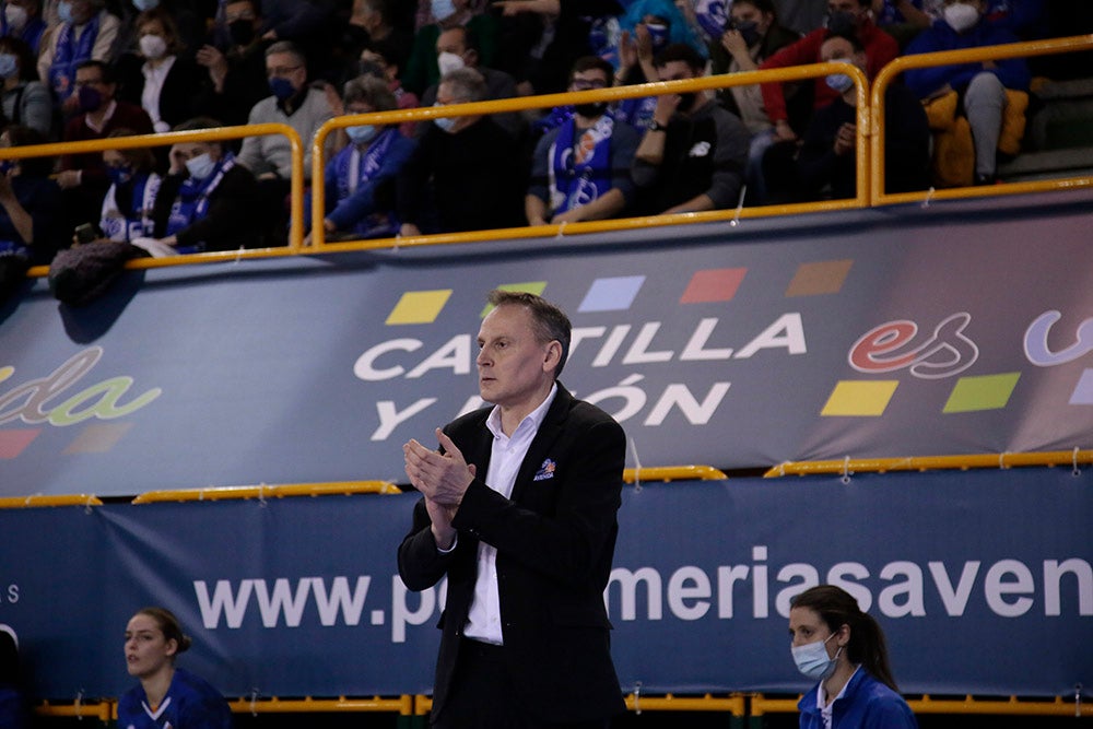 Un Avenida con corazón, compromiso y calidad se acerca a la Final-Four tras una exhibición ante Girona (77-63)