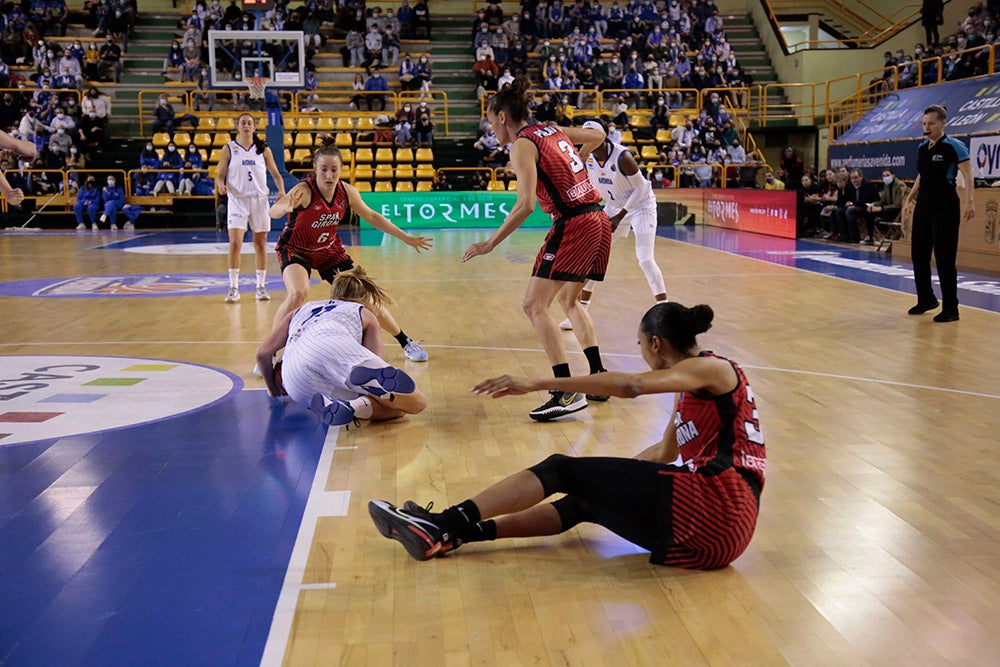 Un Avenida con corazón, compromiso y calidad se acerca a la Final-Four tras una exhibición ante Girona (77-63)