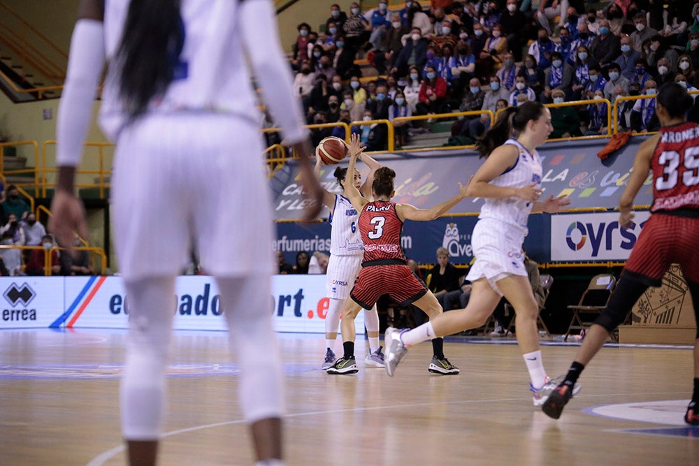 Un Avenida con corazón, compromiso y calidad se acerca a la Final-Four tras una exhibición ante Girona (77-63)