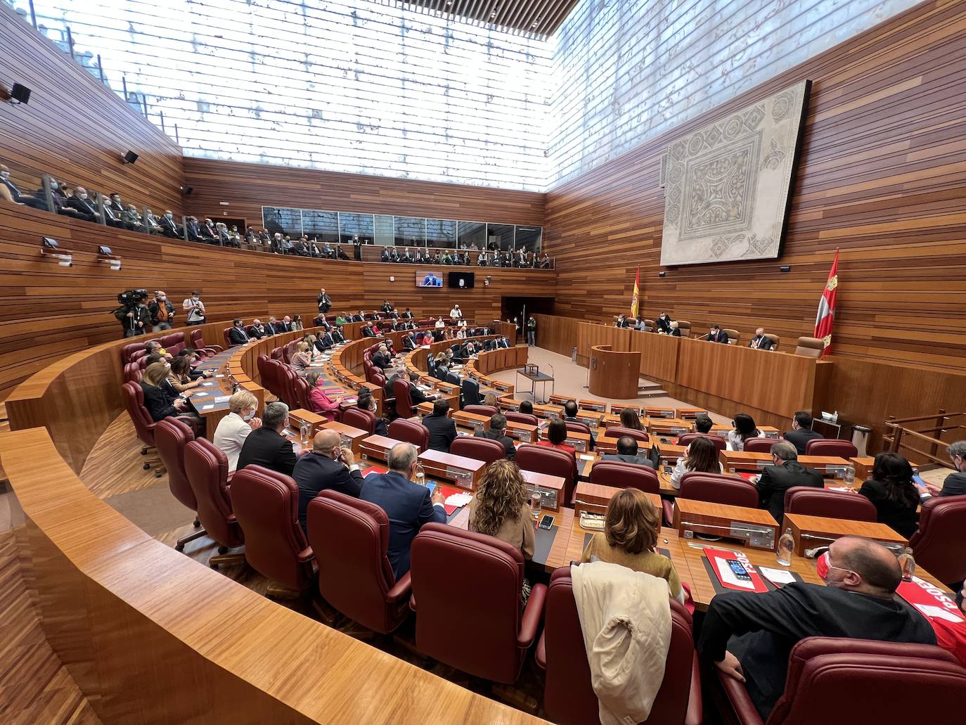 Diferentes momentos del acto de constitución de las Cortes. 