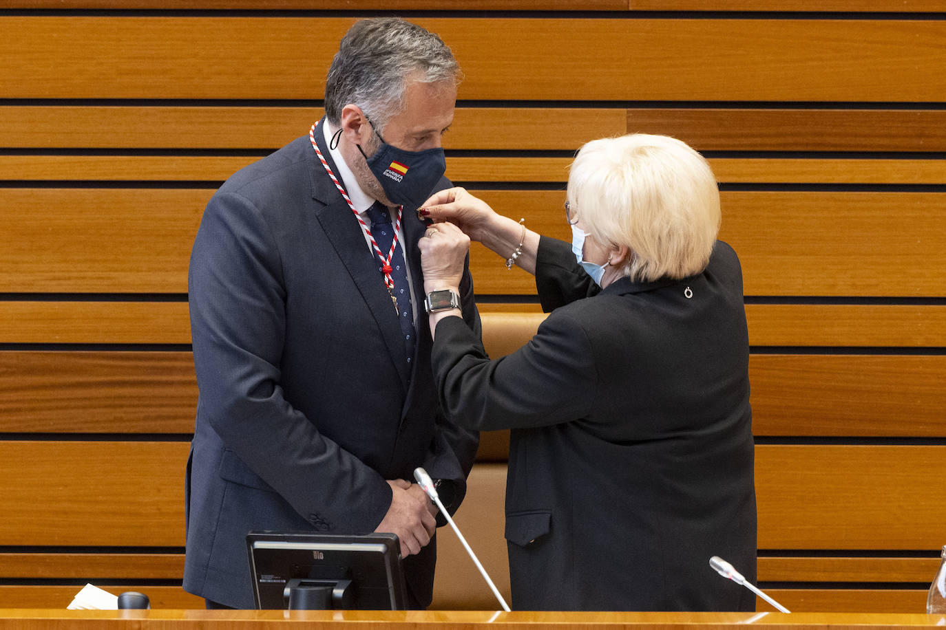 Diferentes momentos del acto de constitución de las Cortes. 