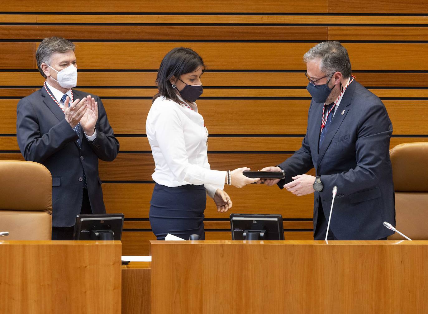 Diferentes momentos del acto de constitución de las Cortes. 