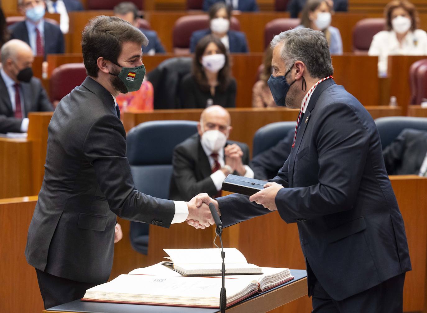 Diferentes momentos del acto de constitución de las Cortes. 