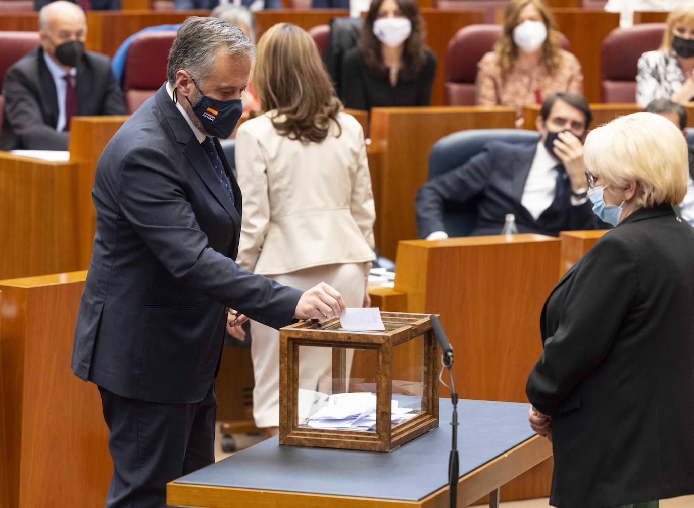 Diferentes momentos del acto de constitución de las Cortes. 