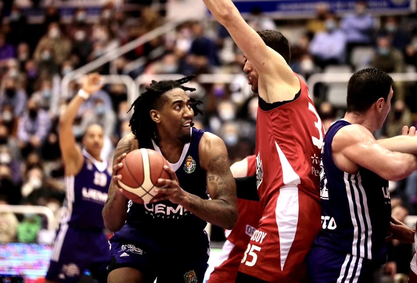 El UEMC Real Valladolid cae en casa ante el Basquet Girona. 