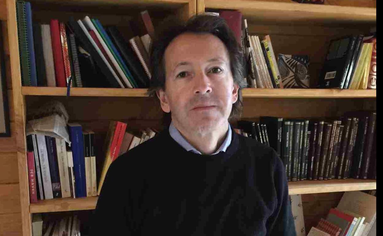 Fernando Gil Villa, poeta y catedrático de la USAL. 