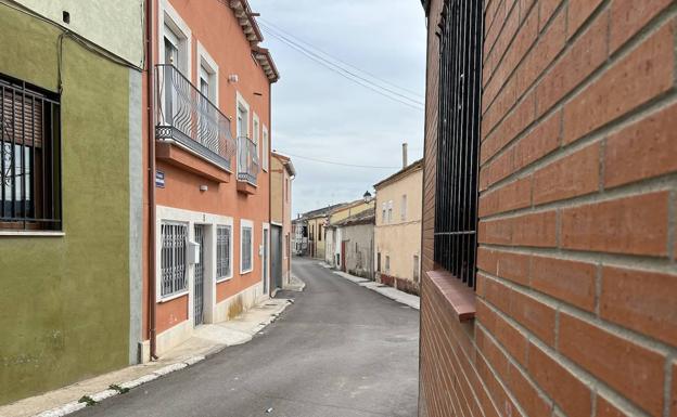 Imagen. Una calle del pueblo que debes adivinar. 