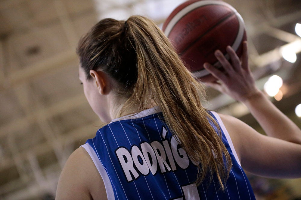 El CB Avenida alarga su esfuerzo frente a Araski antes de la batalla de Fontajau (75-56)