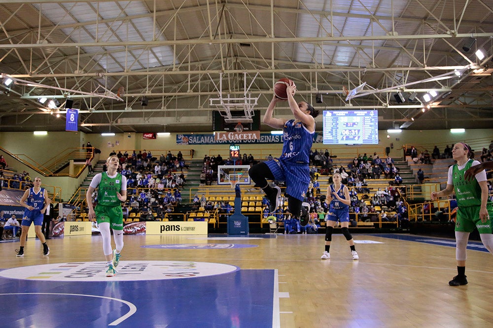 El CB Avenida alarga su esfuerzo frente a Araski antes de la batalla de Fontajau (75-56)