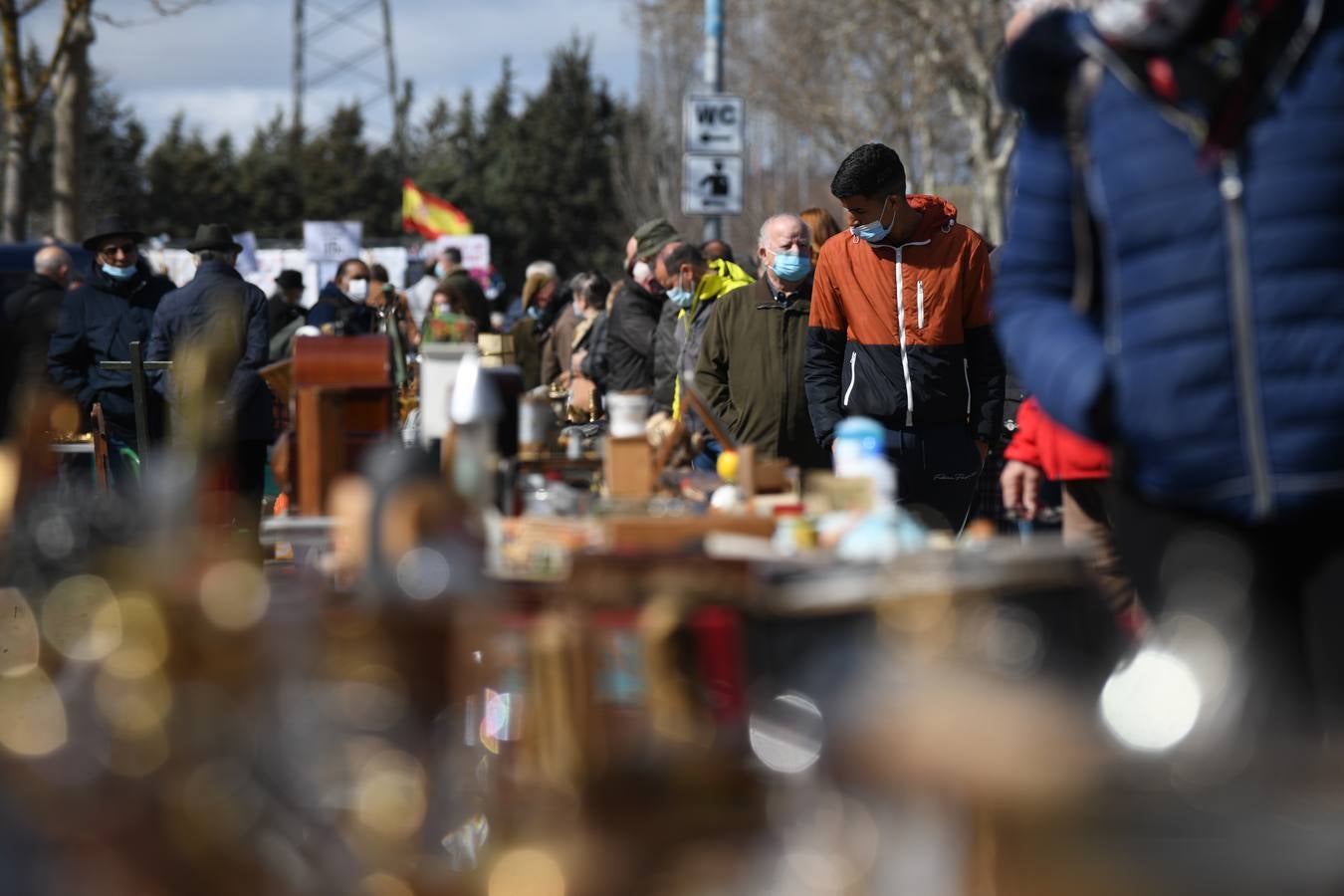 Fotos: Indignación en el rastro de Valladolid