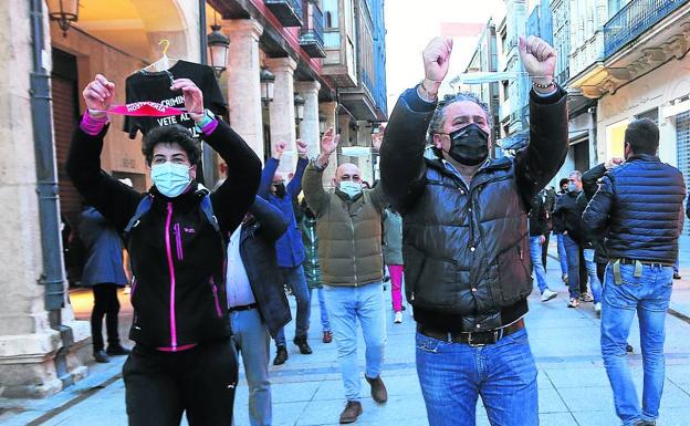 Hosteleros y autónomos protestan por el cierre de sus negocios el 12 de febrero de 2021