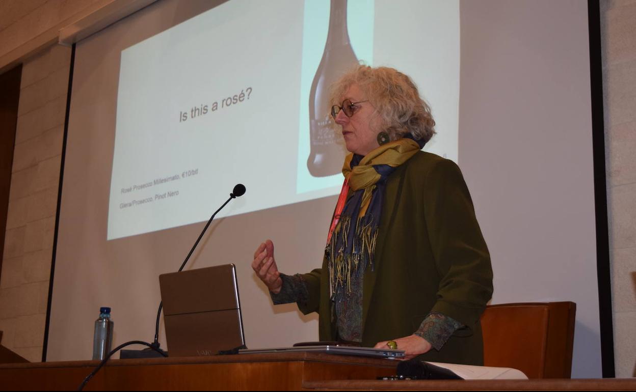 Elizabeth Gabay participó en el Congreso de Rosados el pasado viernes en el Castillo de Fuensaldaña. 