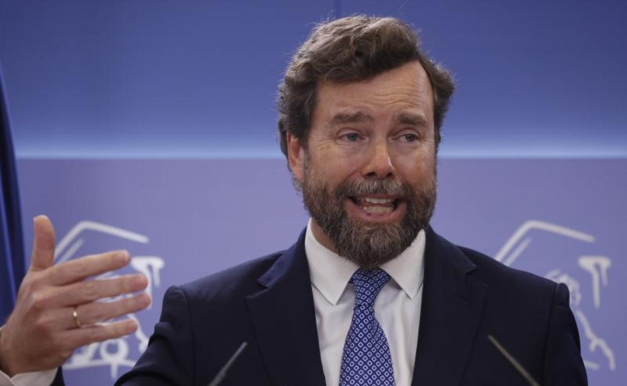 Espinosa de los Monteros, durante una rueda de prensa. 