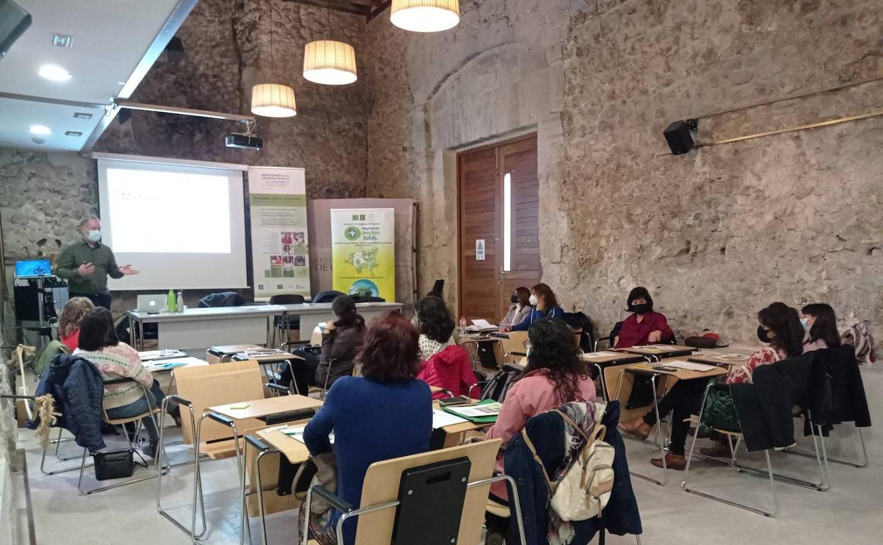 Primera sesión del programa 'startup' mujer rural de Honorse 