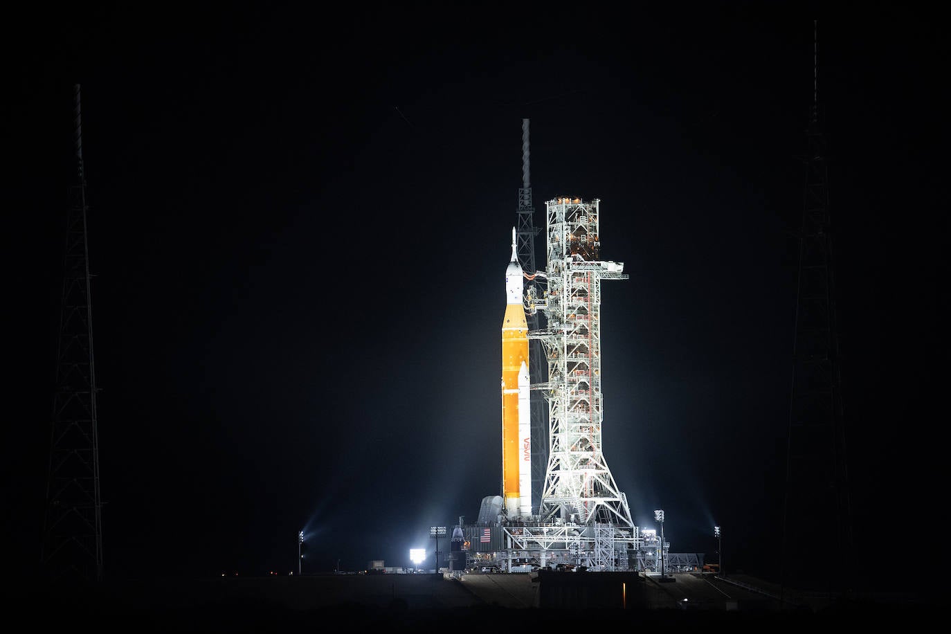 Artemisa 1, en la plataforma del lanzamiento 39B del Centro Espacial Kennedy. 