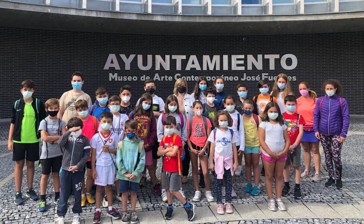 Foto de archivo de Esther Casado con los niños de uno de los campamentos celebrados en Santa Marta