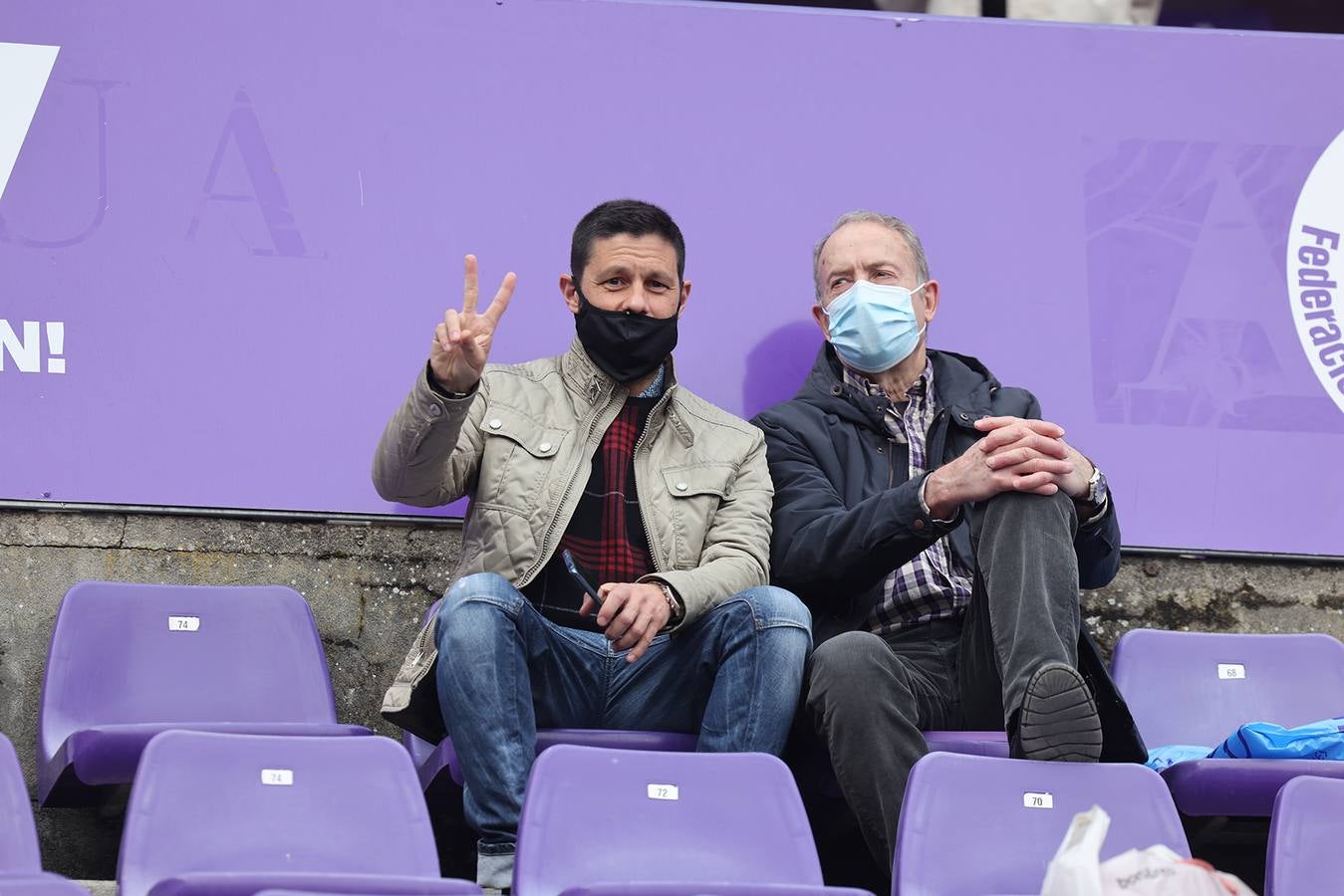 Fotos: Búscate en la grada del Zorrilla (I)