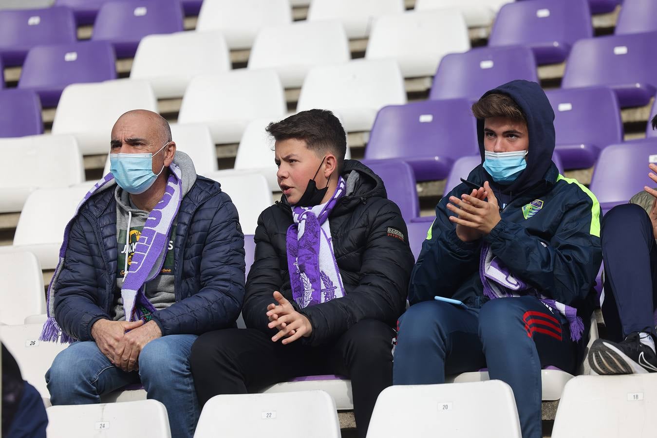 Fotos: Búscate en la grada del Zorrilla (I)