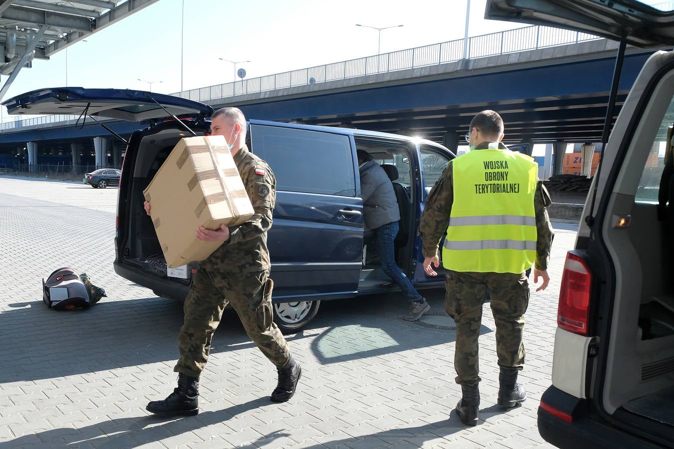 Fotos: Miles de refugiados duermen en las instalaciones de Varsovia