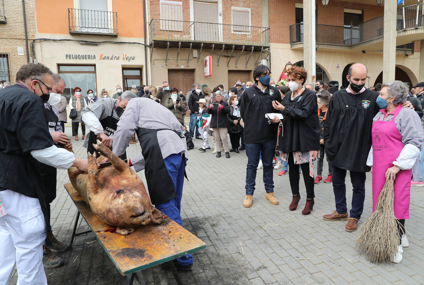 Fotos: La televisiva Irma Soriano conquista la Feria de Villada