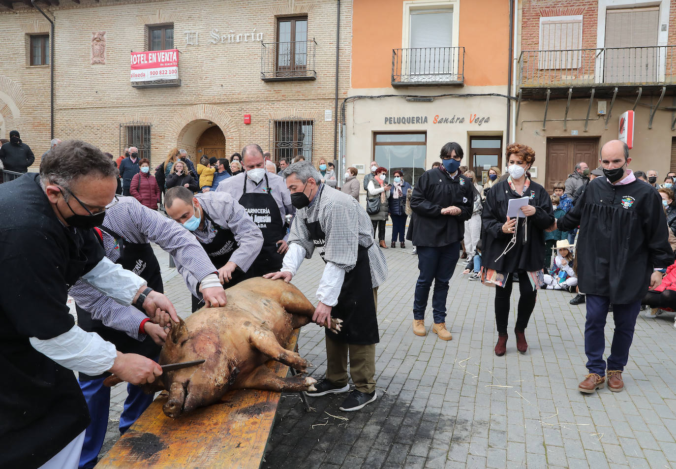 Fotos: La televisiva Irma Soriano conquista la Feria de Villada