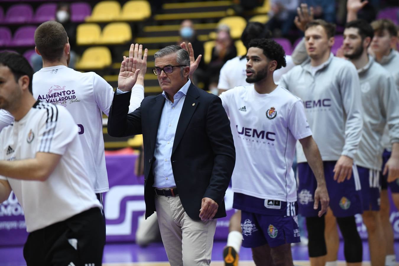 Fotos: El Real Valladolid Baloncesto renace tres derrotas después