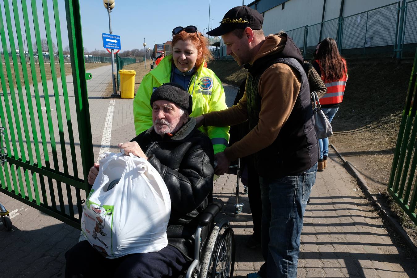 Refugiados ucranianos en la frontera entre Ucrania y Polonia.
