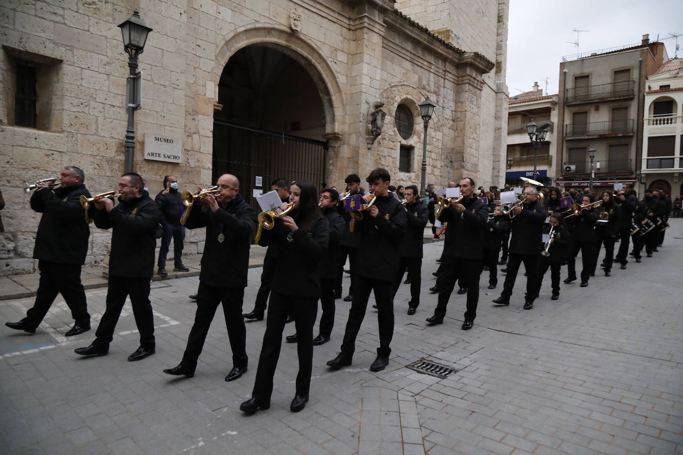 Fotos: Desfile de bandas de Semana Santa de Peñafiel