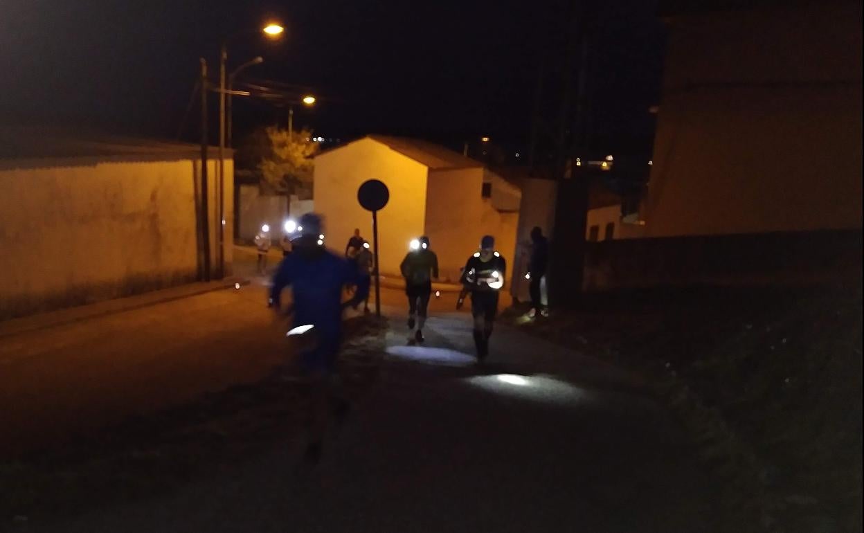 Varios Corredores inicia el ascenso al castillo 