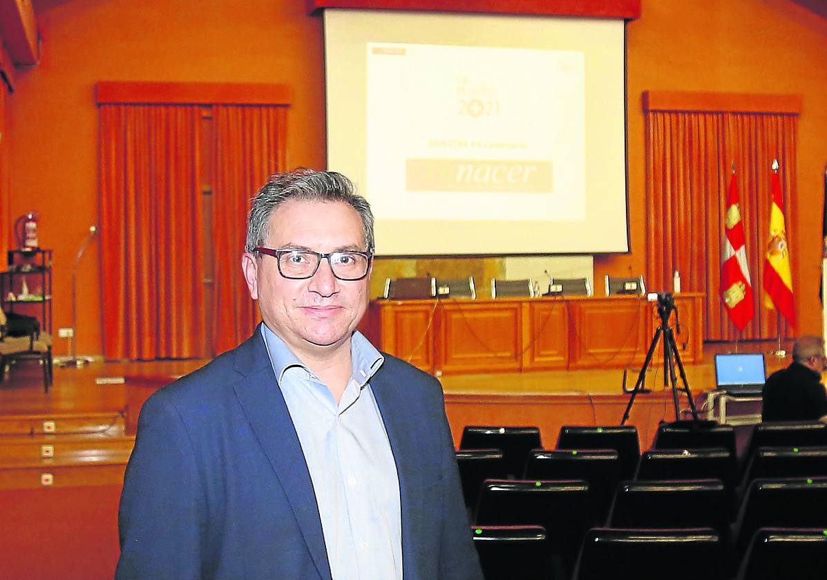 Ignacio Vela, en el Centro Cultural Provincial, donde habló sobre la Catedral. 