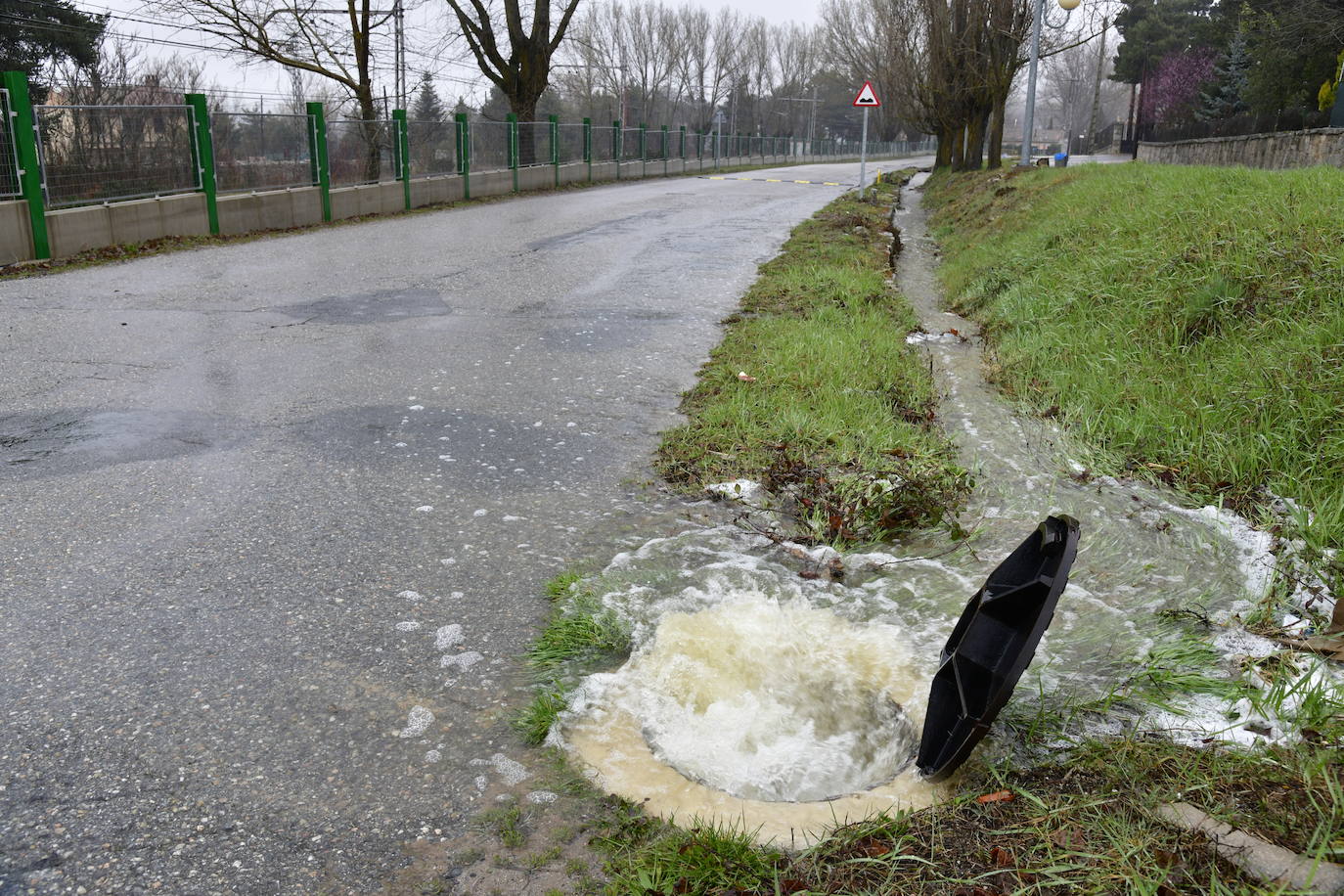 Poblemas provocados por las intensas lluvias en El Espinar.