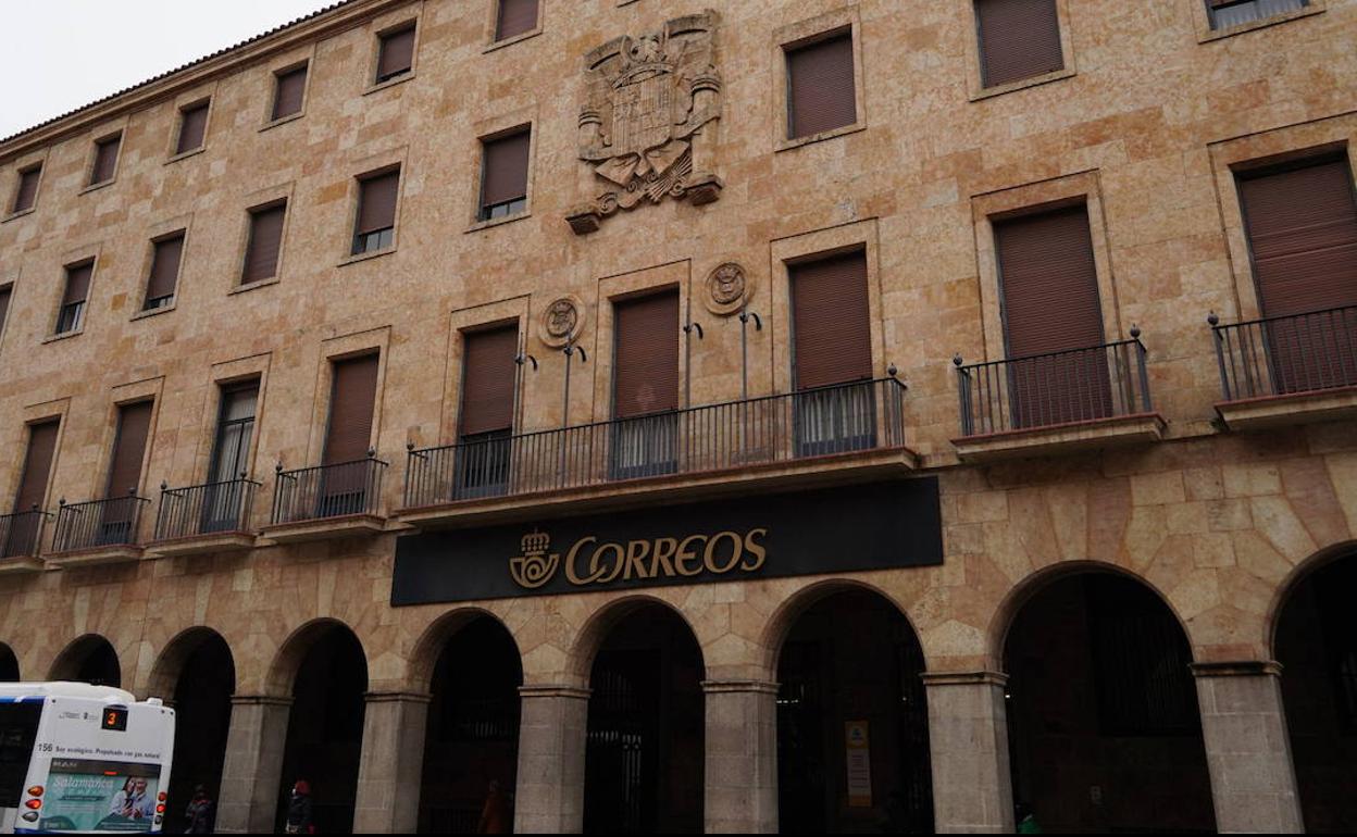 Los vecinos de Salamanca ya pueden pagar sus impuestos en las oficinas de Correos
