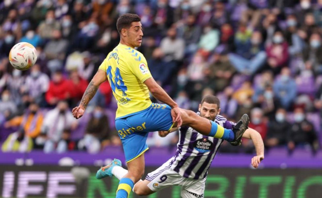 Weissman remata fuera en el partido del sábado. 