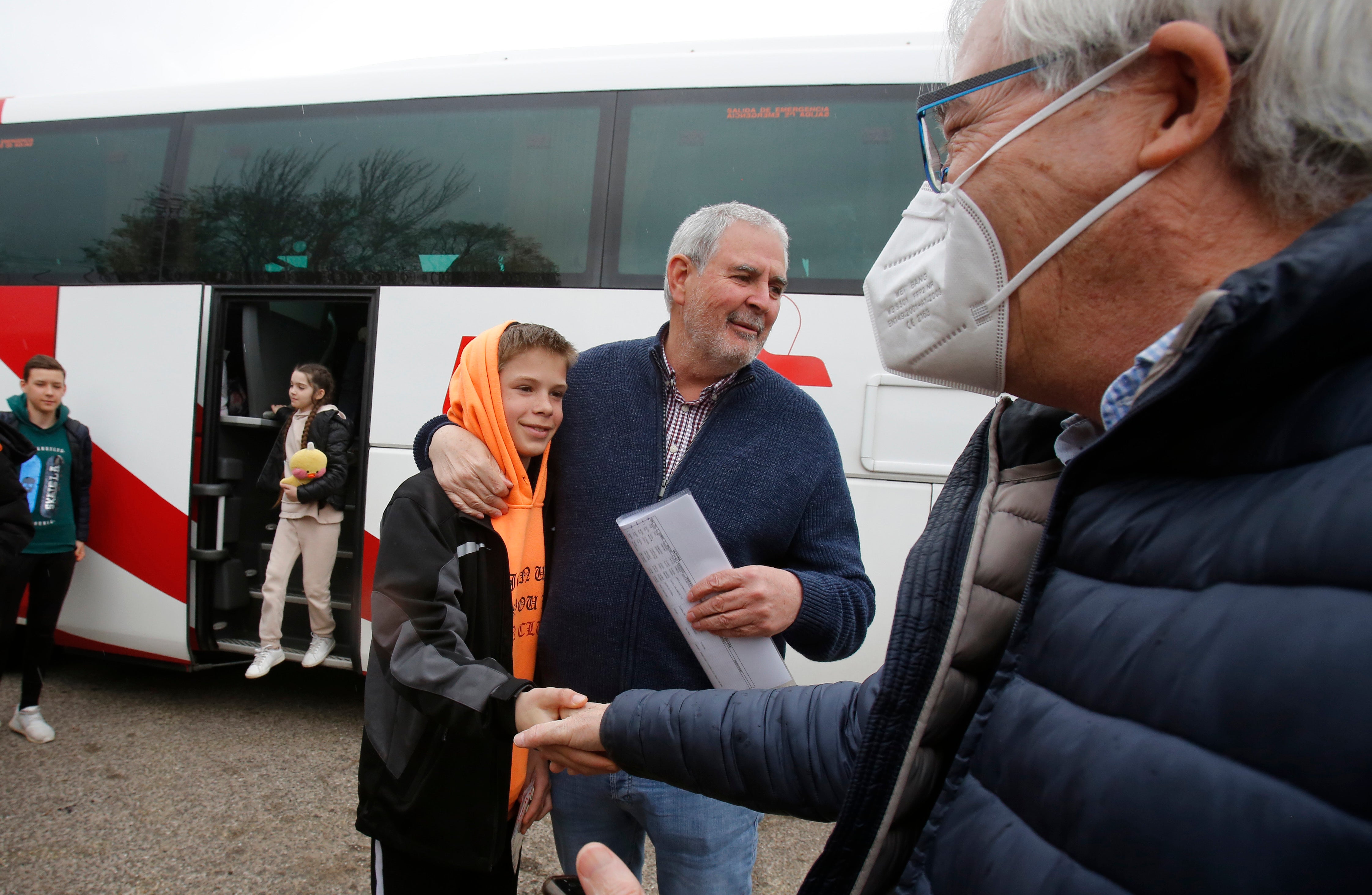 Fotos: Empresarios del polígono de Palencia traen a 46 ucranianos