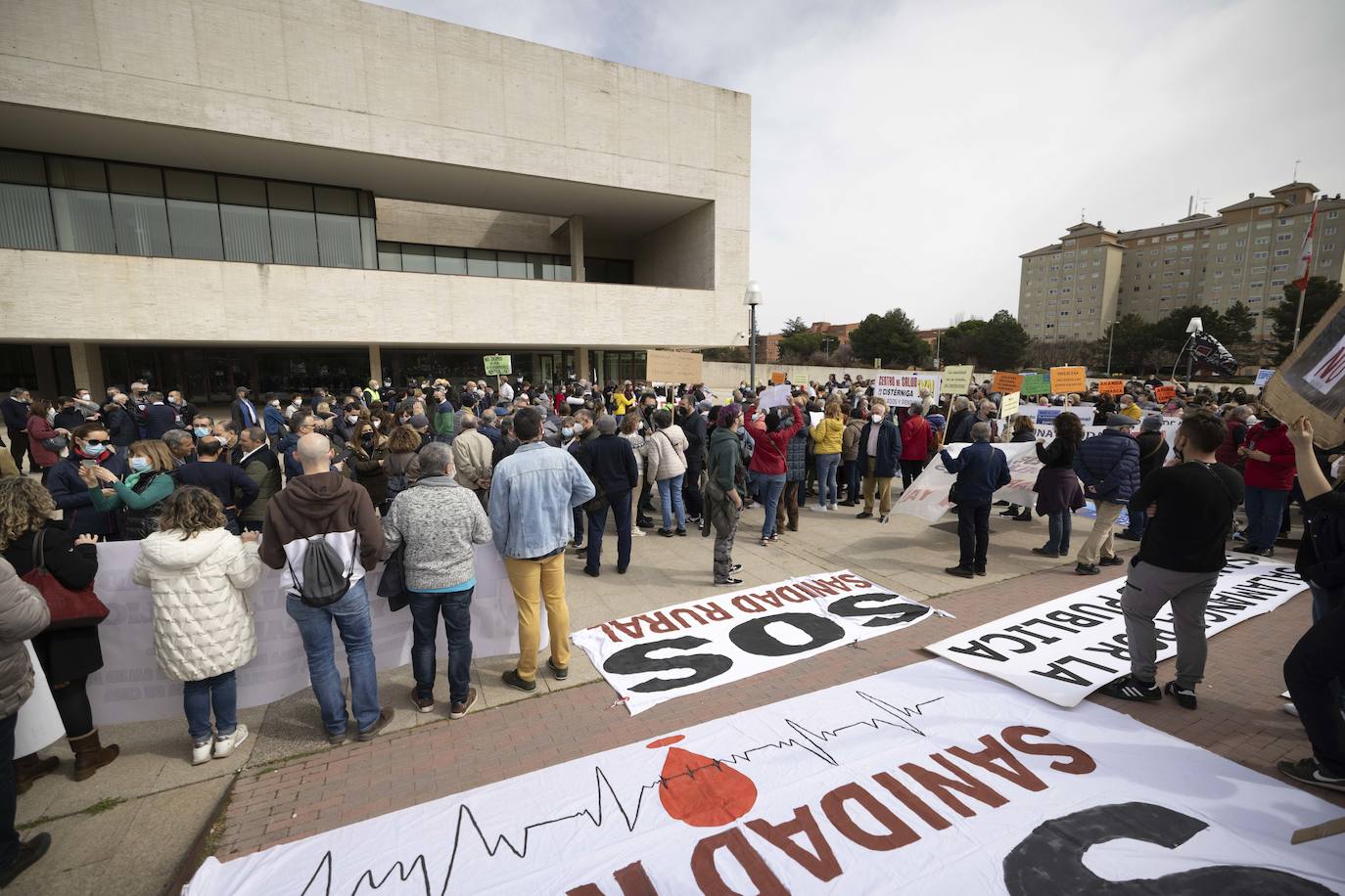 Fotos: Manifestación en Valladolid a favor de la sanidad rural