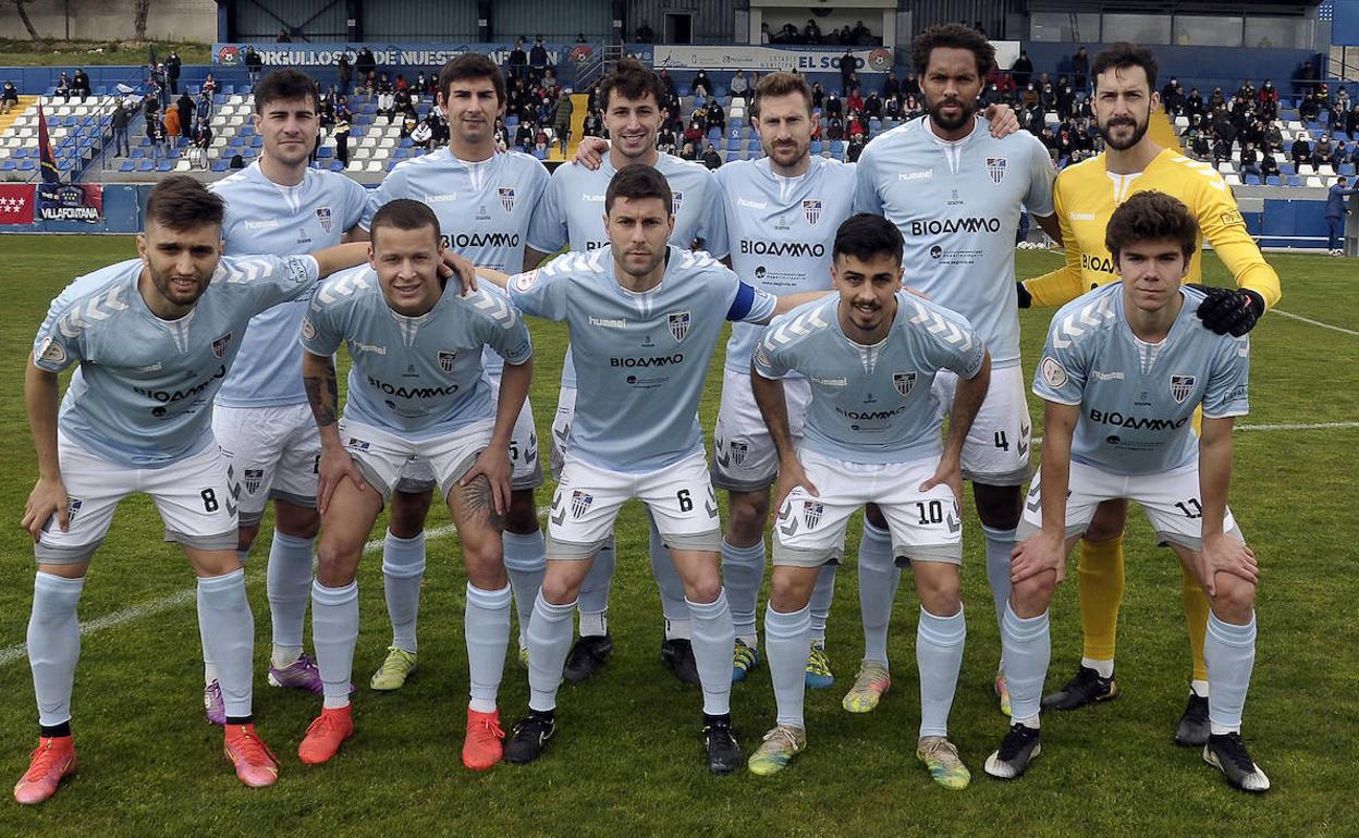 Equipo inicial de la Gimnástica Segoviana, este domingo en Móstoles. 