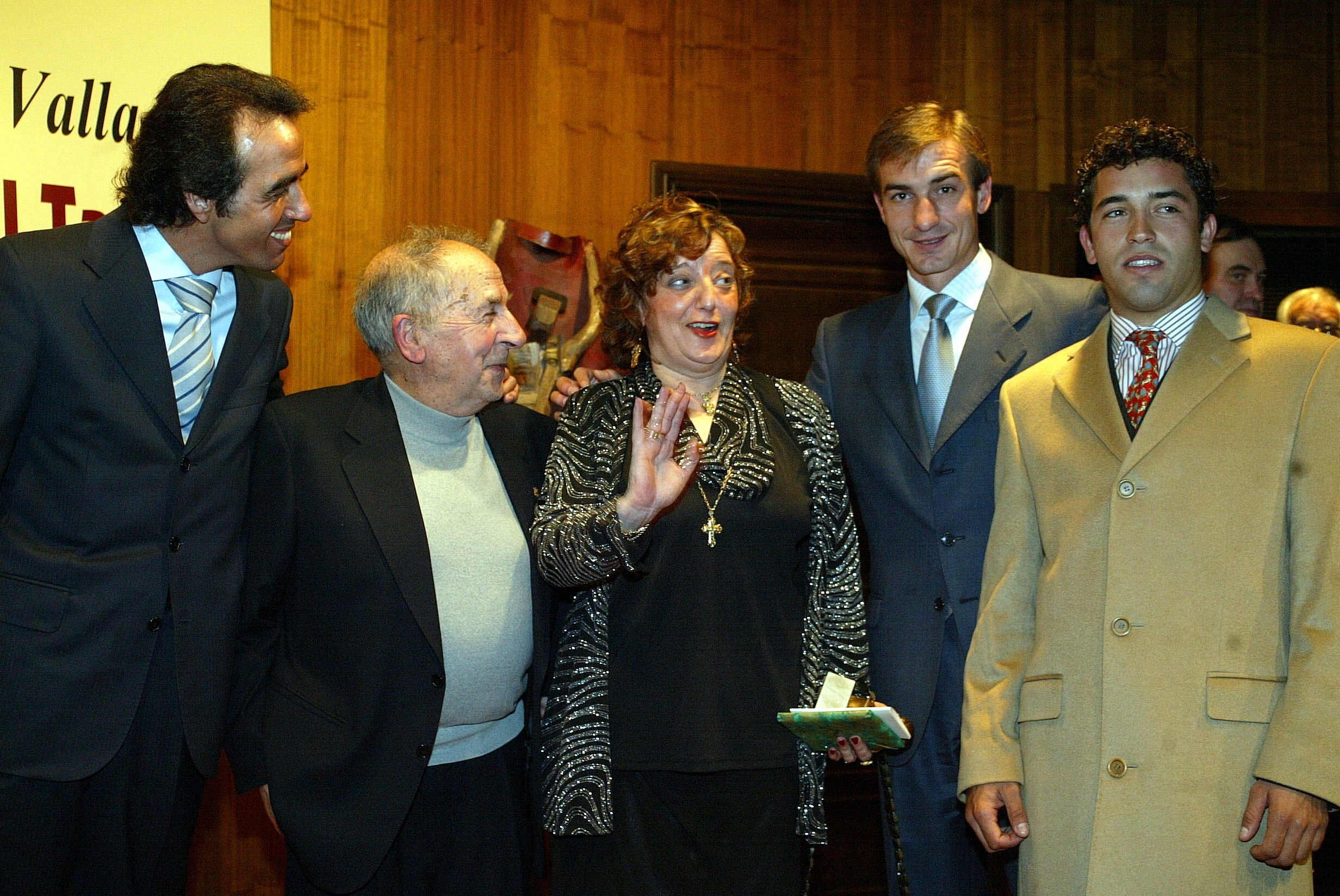 En el homenaje que recibió de la Federación Taurina deValladolid, con David Luguillano, Félix Antonio Gónzalez, Manolo Sánchez y Sergio Vegas.