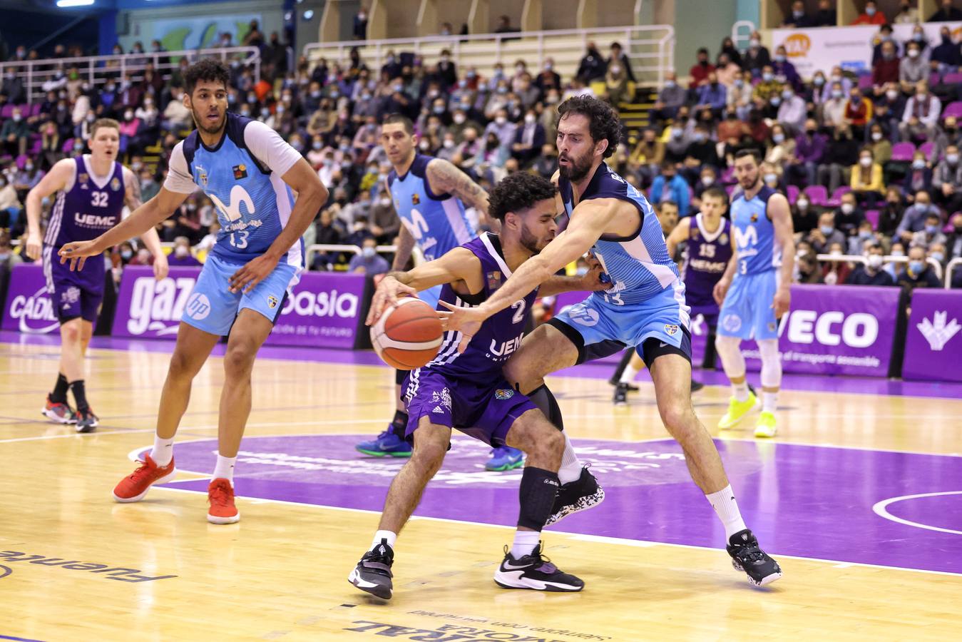 Fotos: Derrota del UEMC ante el Estudiantes (62-66)