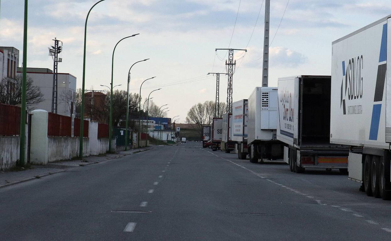 Calle del polígono industrial de Valverde del Majano. 