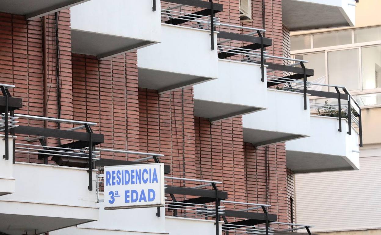 Residencia Juan de Juni, donde vivía la anciana desvalijada. 