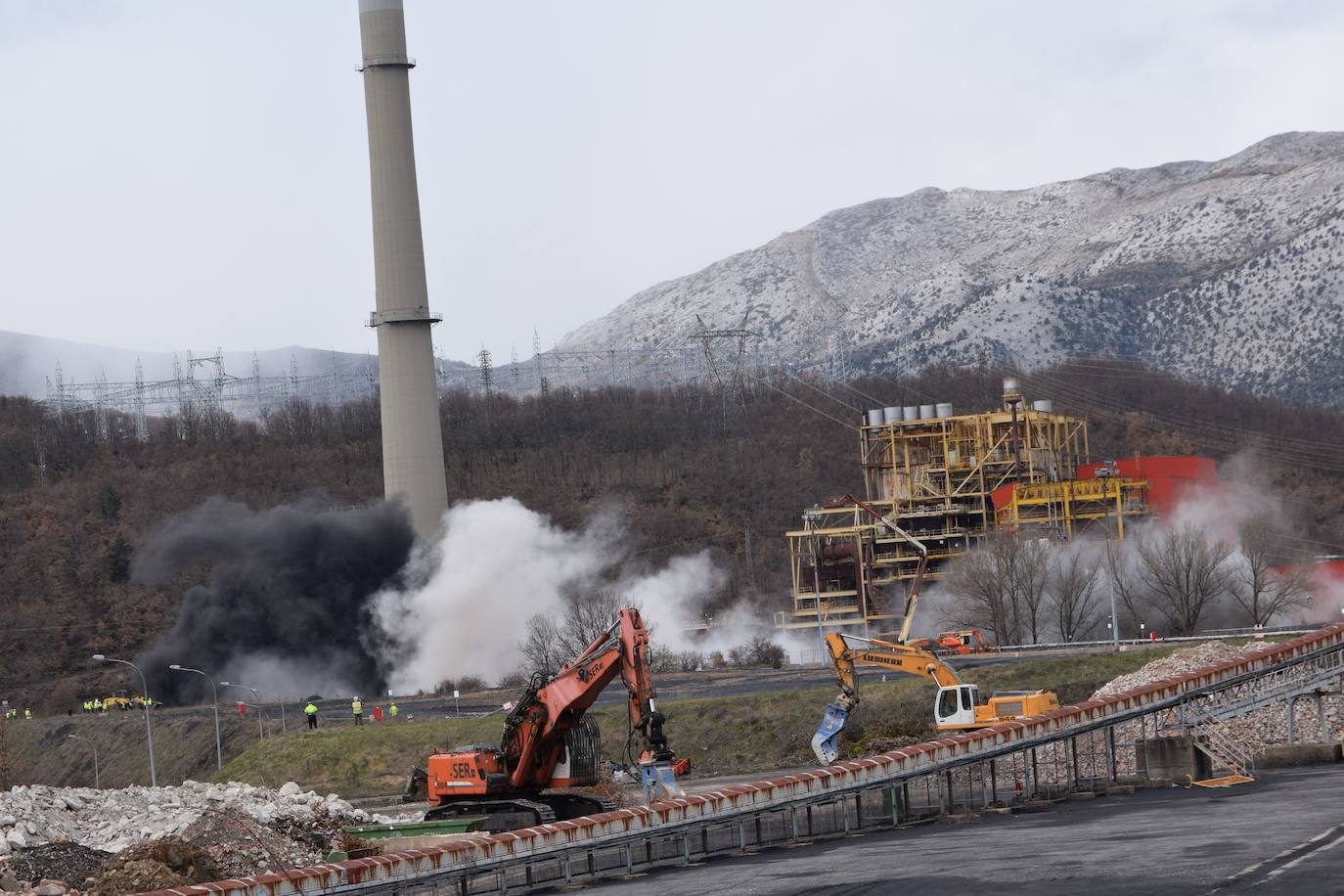 Fotos: La Térmica de Velilla del Río Carrión va desapareciendo poco a poco