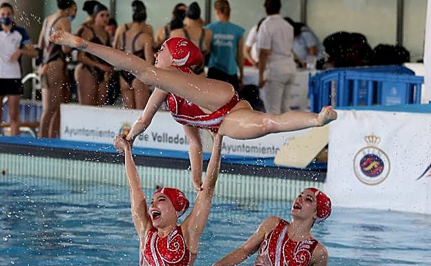 Imagen principal - Vanessa Gómez y el CNS Fabio Nelli . 