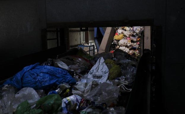 Basura en la planta de separación.