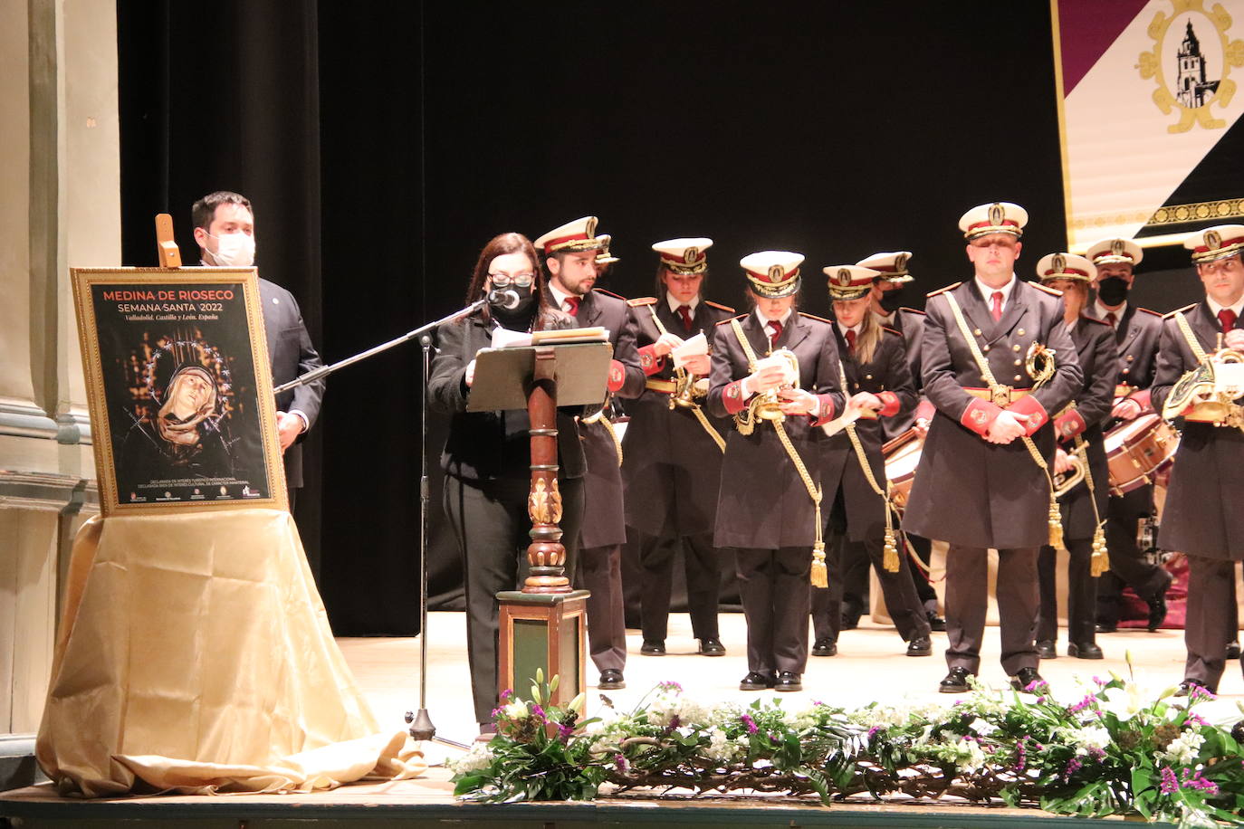 Fotos: Medina de Rioseco homenajea a los cofrades que cumplen más de 50 años en su hermandad