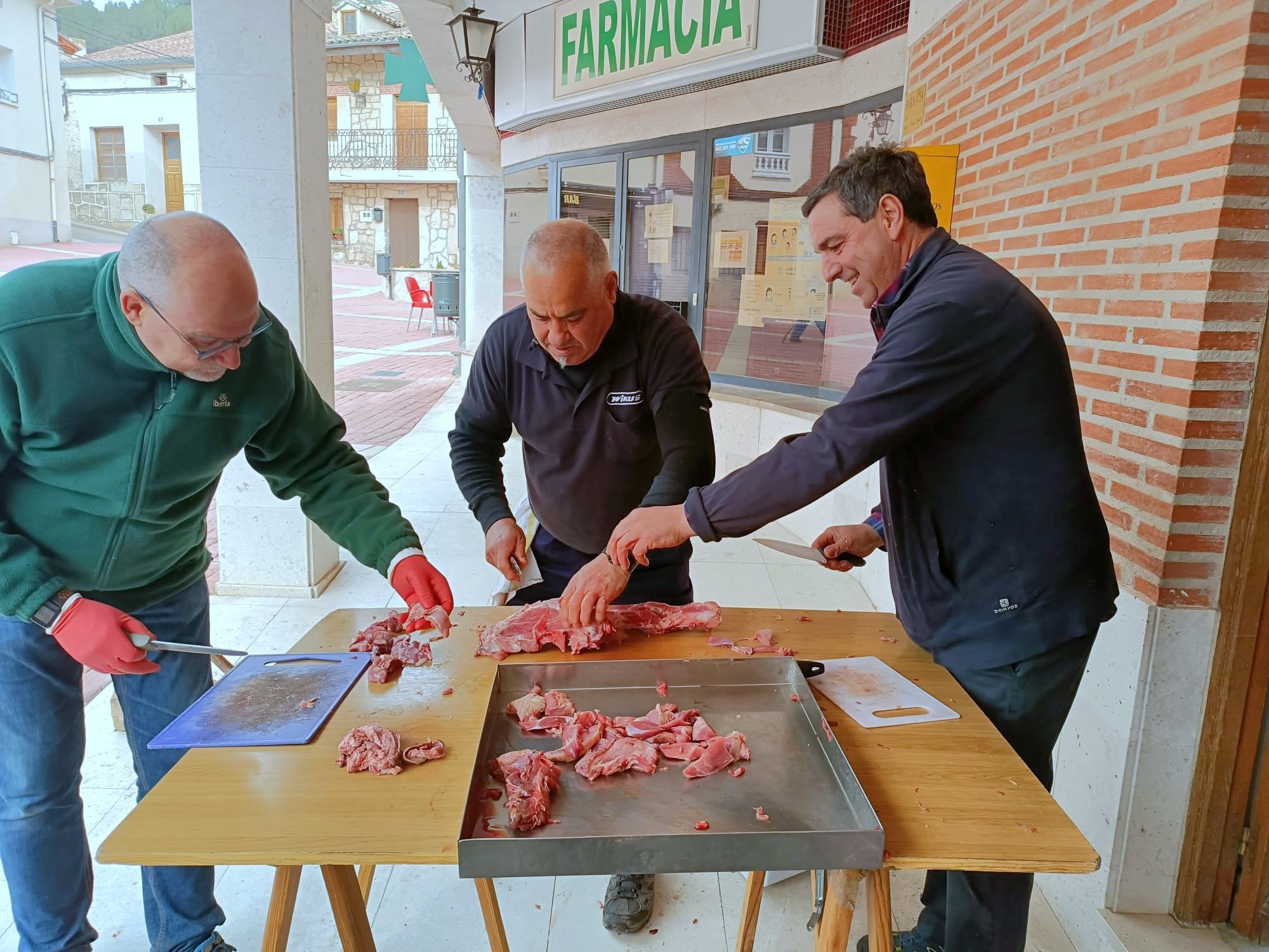 Castrillo de Don Juan celebró la Fiesta de la Matanza con más de 350 comensales